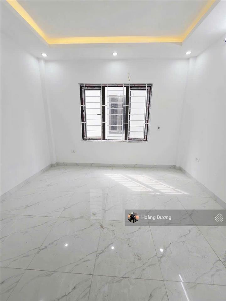 Chỉ nhỉnh 3 tỷ  nhà 40m²  2 thoáng. oto gần. đi bộ 5p ra đh tdtt. 15p bx yên nghĩa. tt hà đông