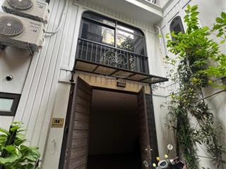 Cho thuê 2 tầng 90m2 ô tô đỗ gần ngõ to cát linh đống đa hà nội.