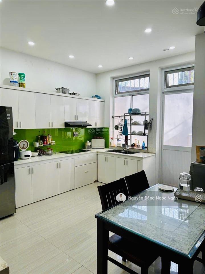 Bán nhà đẹp trung tâm p.8, vũng tàu sân đậu ô tô rộng, hẻm 2 ô tô thẳng vào giá 9,9 tỷ