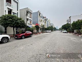 Mặt đường 25m trần đông đất lô 13 tuyến 2 lê hồng phong (c924)  0917 696 ***