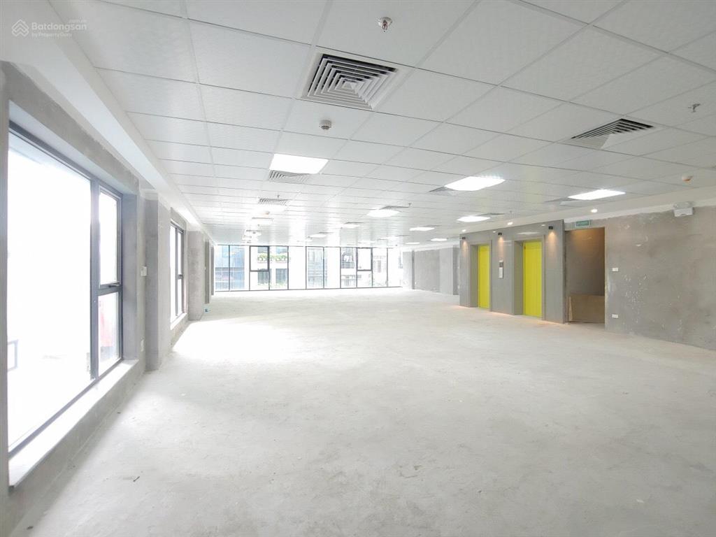 Cho thuê sàn văn phòng tại hoàng ngân plaza phường trung hòa diện tích 300m²
