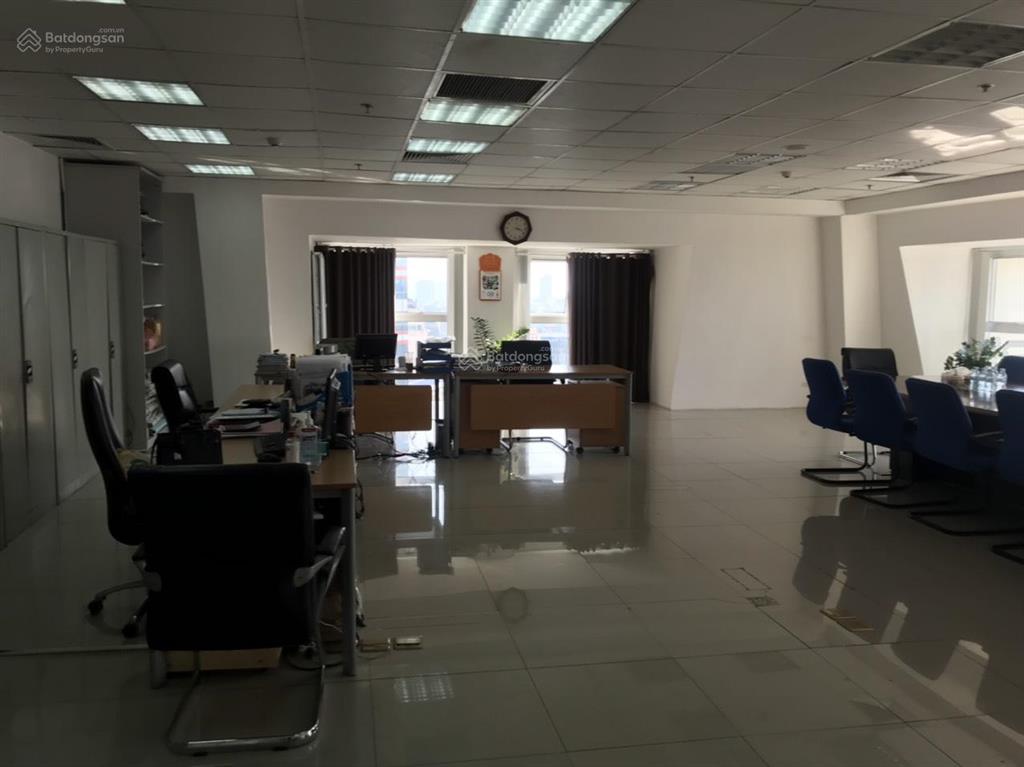 Cho thuê văn phòng tại ngọc khánh plaza trên phố nguyễn chí thanh view hồ, giá thuê chỉ 300k/m2/th