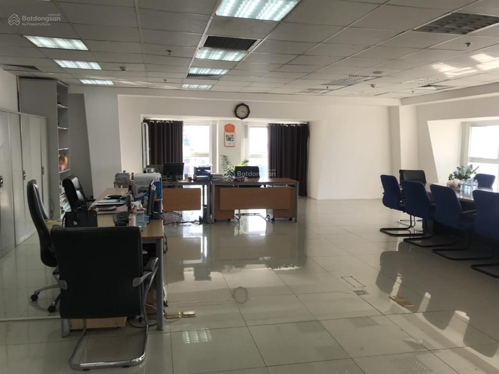 Cho thuê văn phòng tại ngọc khánh plaza trên phố nguyễn chí thanh view hồ, giá thuê chỉ 300k/m2/th