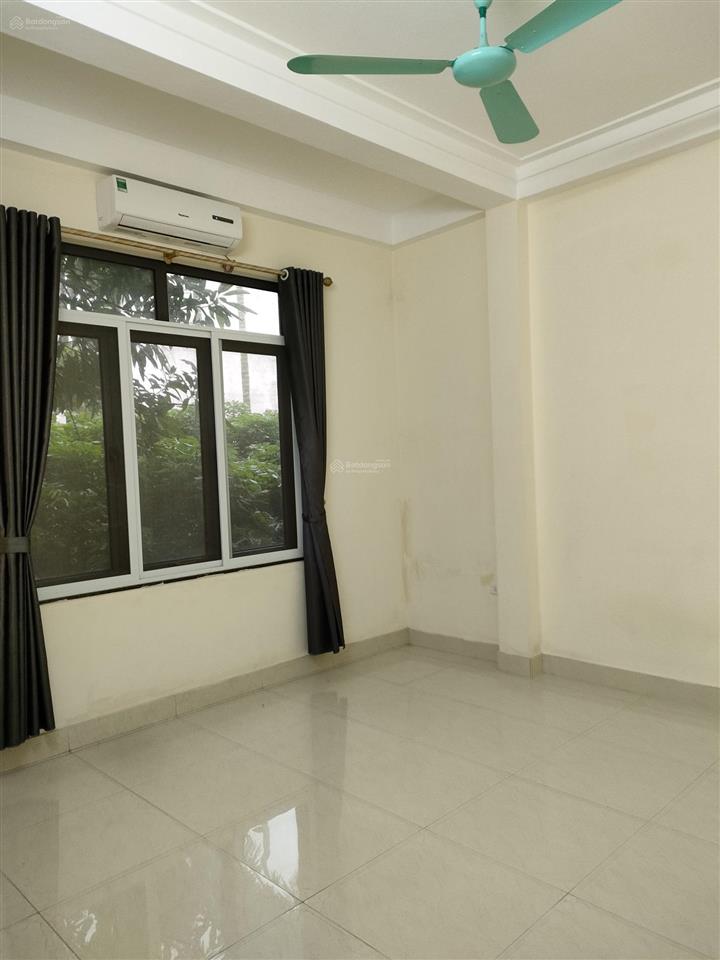Cho thuê lâu dài nhà riêng tại ngọc thụylong biên, 6.8 triệu, 30 m2, đẹp, nhiều tiện ích hot