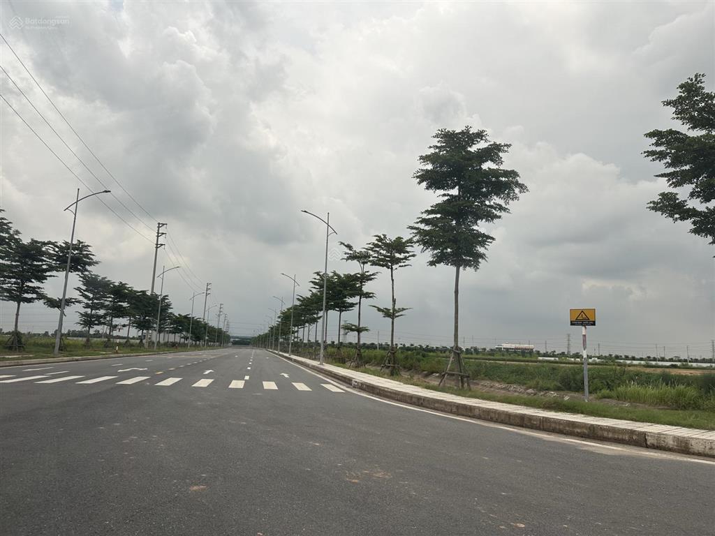 Đất kcn đồng văn, dt 1.3ha, vị trí thuận lợi, hạ tầng chất lượng, giá 105 usd/m2. ưu đãi cao.