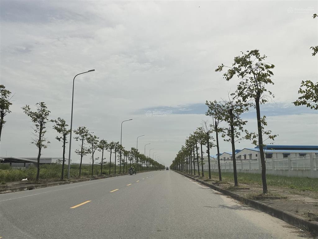 Chuyển nhượng lô đất 2,5ha kcn cầu nghìn, sx bê tông vlxd, sát cảng, hạ tầng sẵn, 2.03tr/m2 k vat