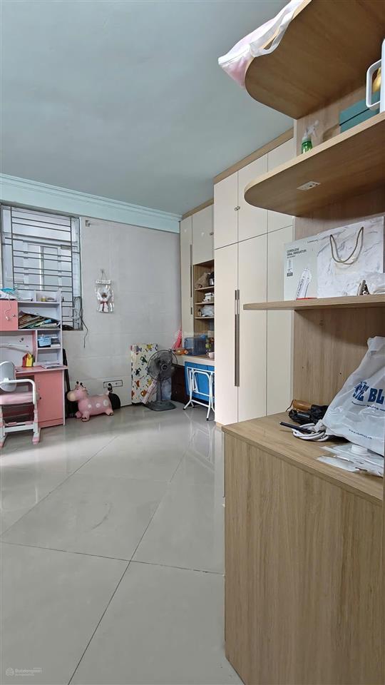 Chính chủ bán nhà ngõ hoàng hoa thám, giáp khu 7,2ha, đường trước nhà 4m, cách phố 30m, vf3 đỗ cửa