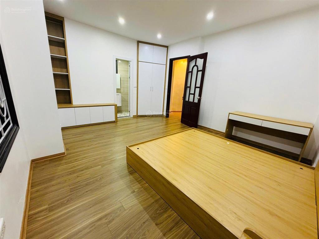 Bán nhà mặt ngõ phú diễn, ô tô vào, 5 tầng thang máy, lô góc, cách mặt phố 10m