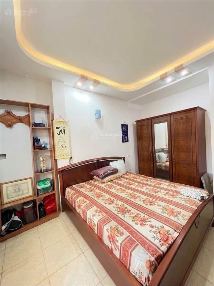 Bán nhà phú diễn, 40m², 5 tầng thang máy, căn góc, ô tô 7 chỗ vào nhà, cách phố 10m