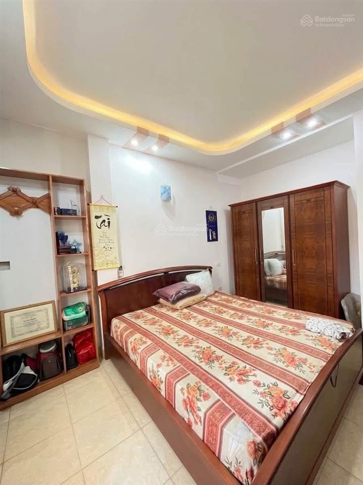 Mặt ngõ phú diễn, 5 tầng thang máy, nhà mới, ô tô 7 chỗ vào, lô góc, 10m ra mặt phố