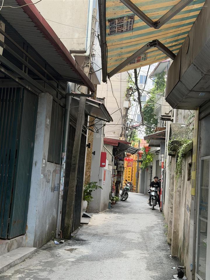 Bán đất võ chí công, 33m, 5,8 tỷ, ngõ 2m, cách ô tô tránh 30m
