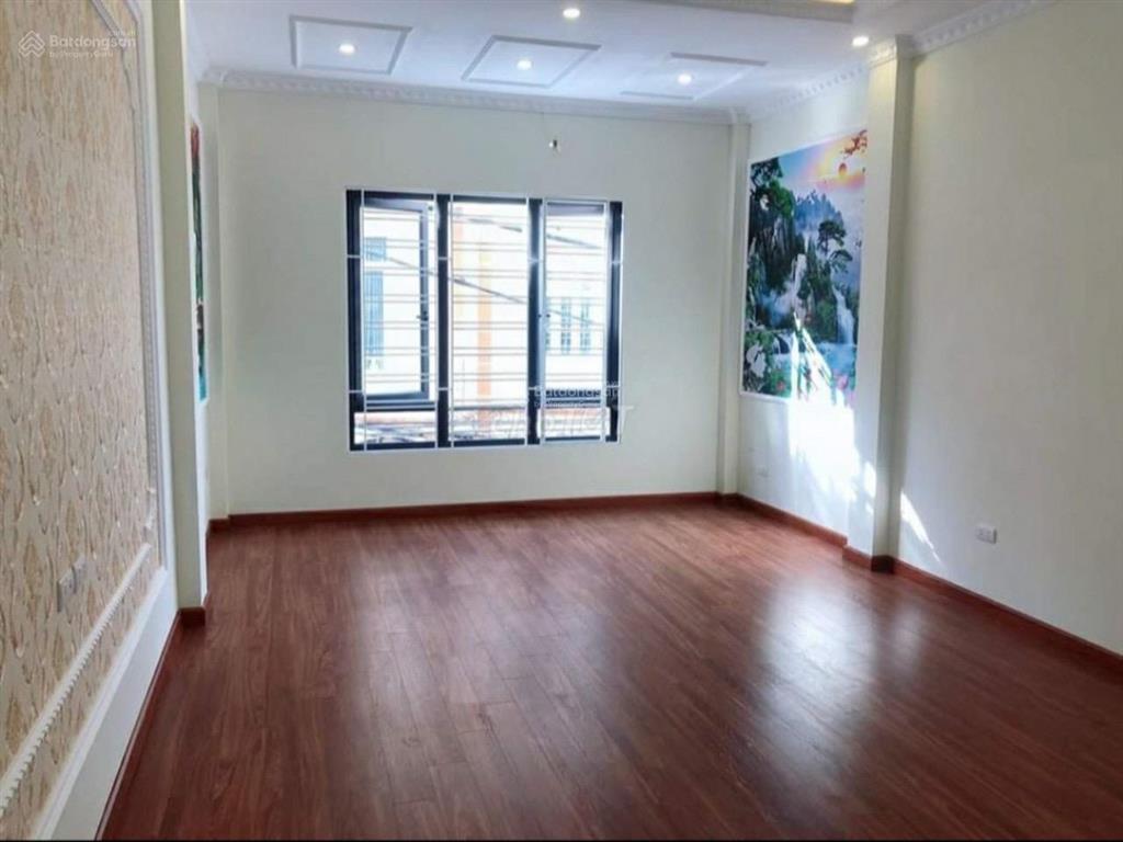 Bán nhà 199 hồ tùng mậu, 5 tầng, 40m, 8 tỷ, ngõ 2m, cách ô tô tránh 30m