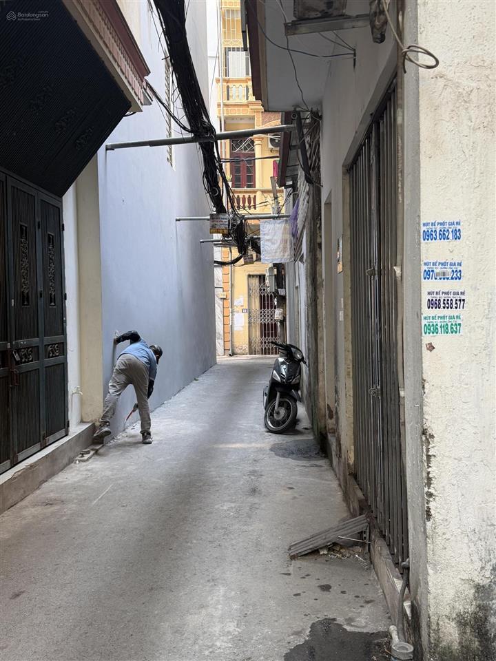 Bán đất võ chí công, 33m2, 5,8 tỷ, ngõ 2m, cách ô tô tránh 30m