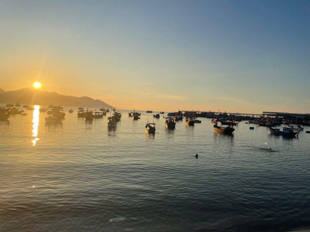 BÁN NHÀ MẶT TIỀN BIỂN