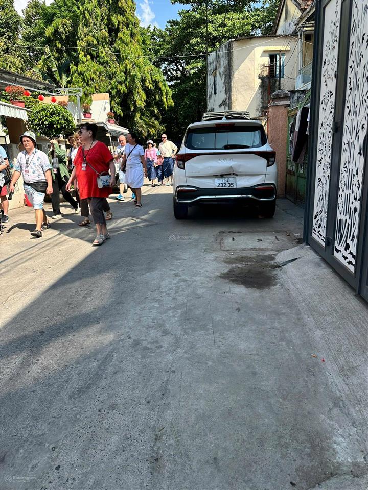 Cần bán nhà nở hậu, hẻm ô tô giữa tttp nha trang