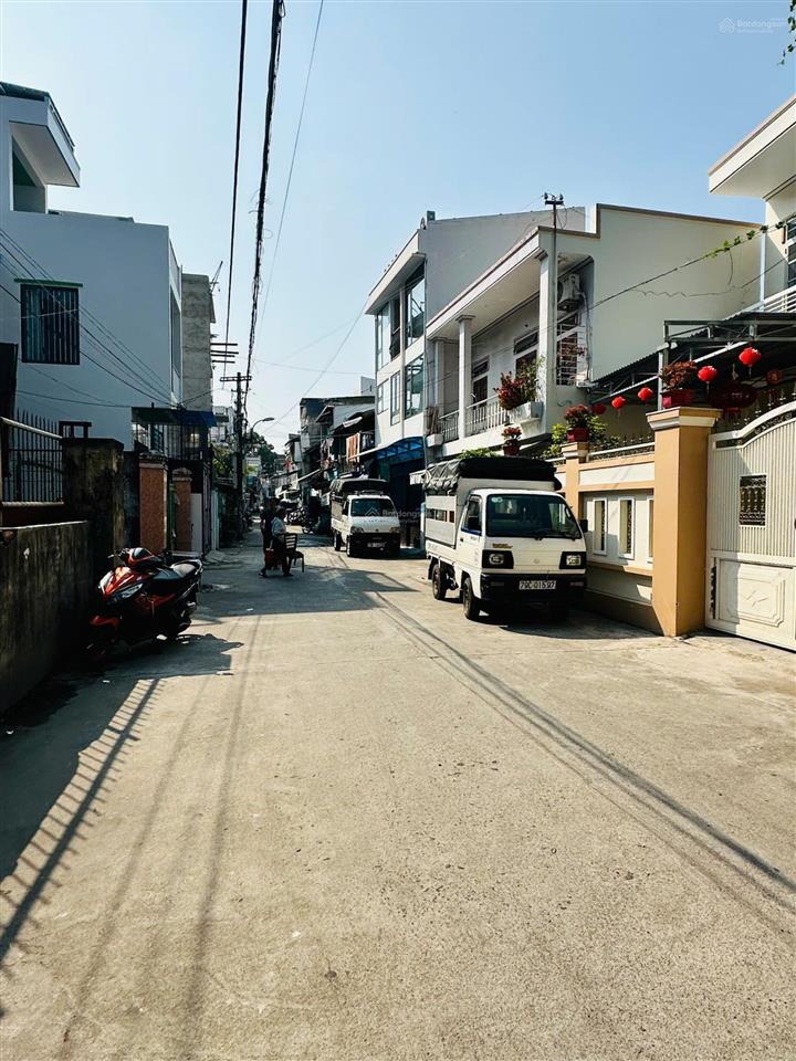 Cần bán nhà nở hậu, hẻm ô tô giữa tttp nha trang