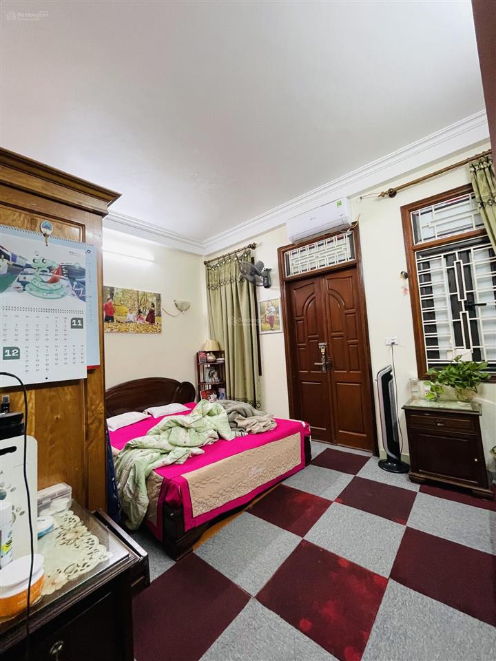 Nhà đẹp phố chùa láng 5 tầng 40m mỗi tâng 2 pn cách ô tô tránh 10m,ổ định qh.