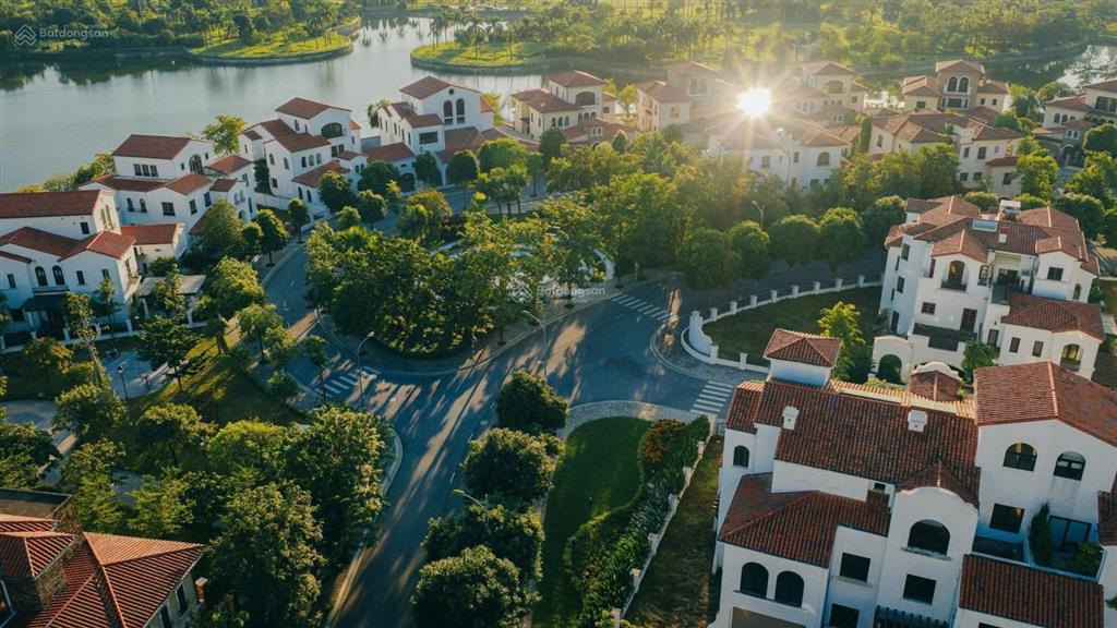 Bán gấp biệt thự vista lago nam an khánh 210m2 giá tốt.