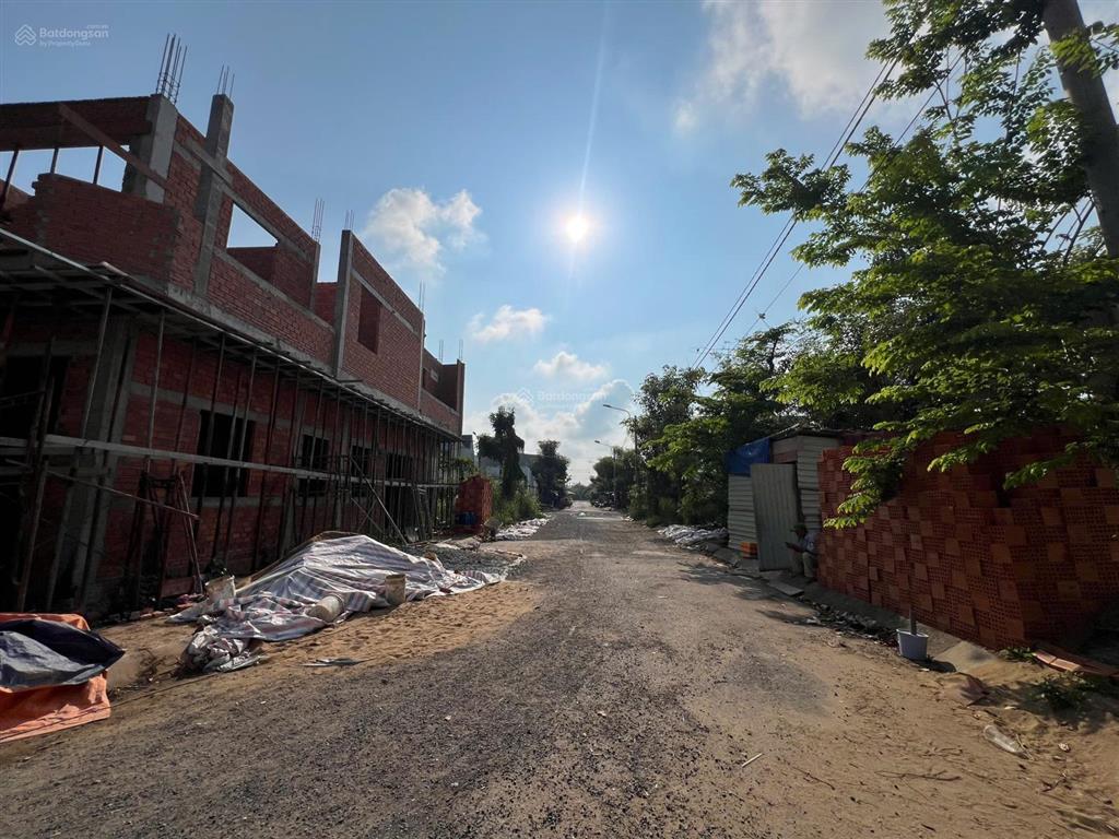 Chính chủ cần bán nhà nuôi yến khu tái định cư thái sơn, diện tích 8m x 20m