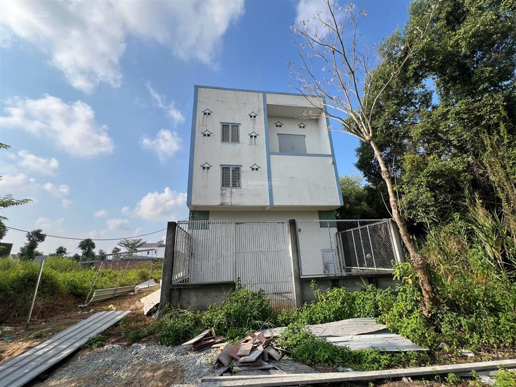 Chính chủ cần bán nhà nuôi yến khu tái định cư thái sơn, diện tích 8m x 20m