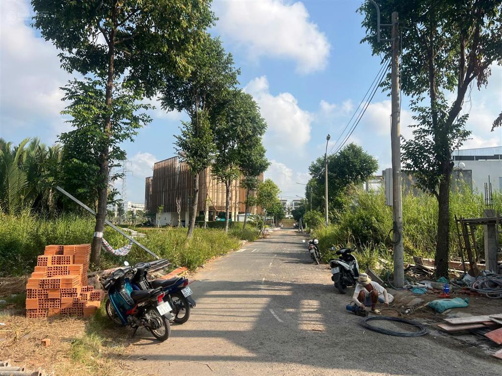 Chính chủ cần bán nhà nuôi yến khu tái định cư thái sơn, diện tích 8m x 20m