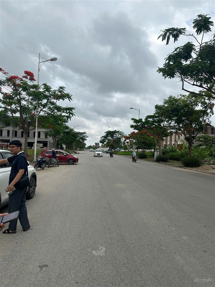 Một trong số ít lô đất 290m² mặt trục alpha đường 25m, di chuyển đi bộ đến trường