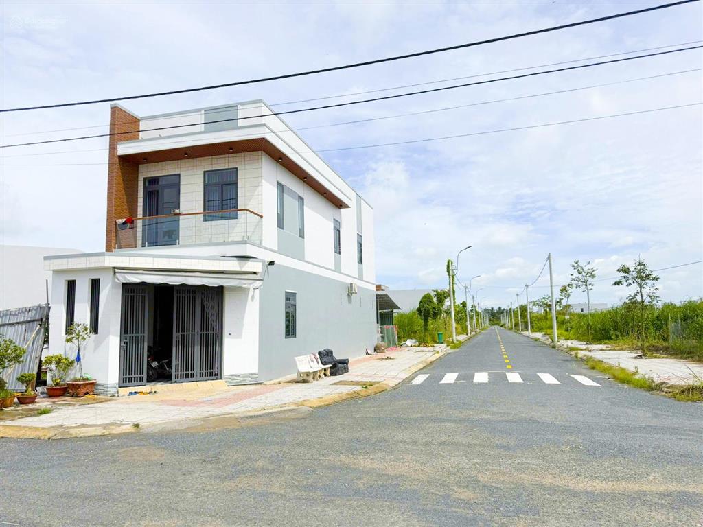Bao phí thuế!! giá hời khu đông phú! 1 nền cuối đường số 5