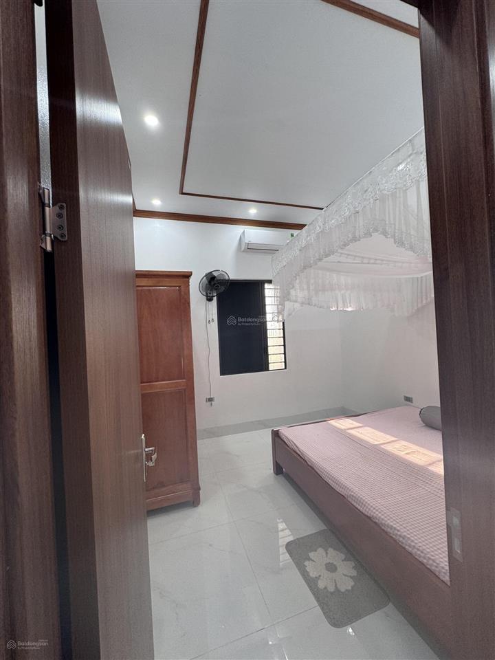 Bán nhà xây mới, đầy đủ nội thất
