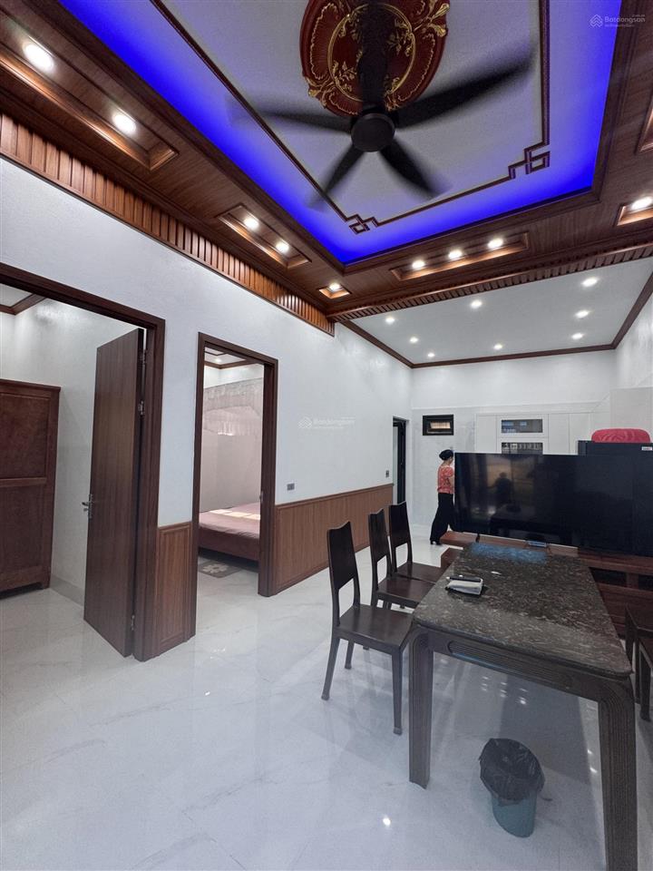 Bán nhà xây mới, đầy đủ nội thất