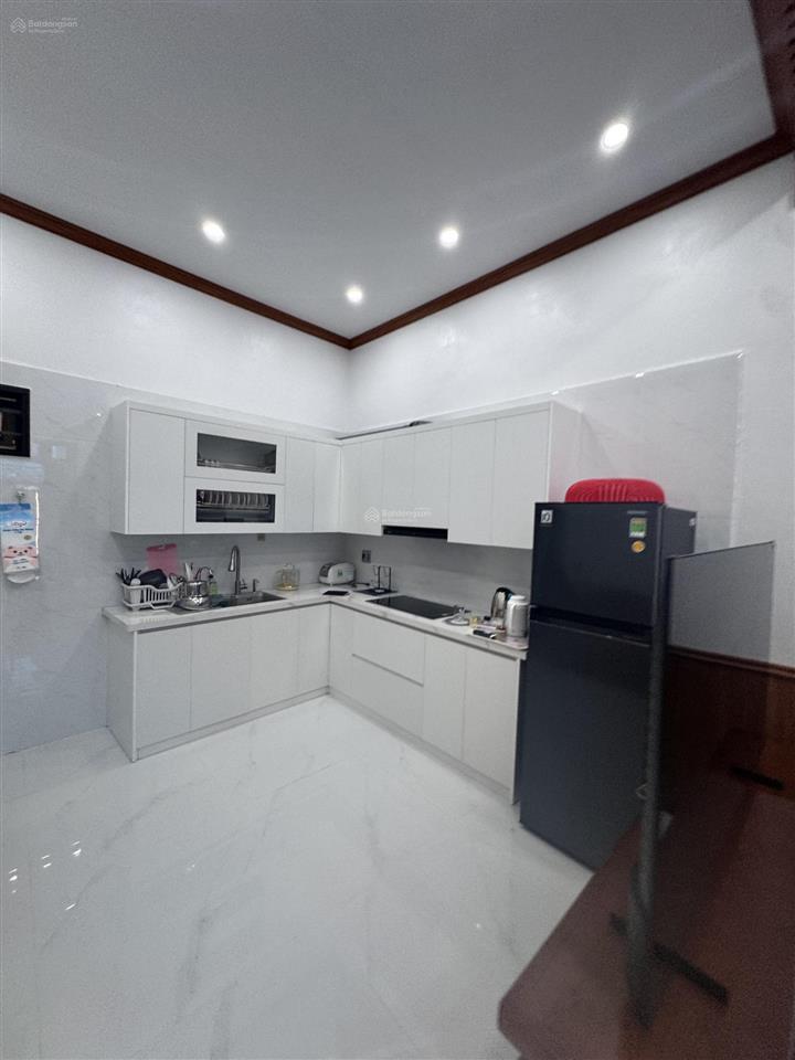 Bán nhà xây mới, đầy đủ nội thất