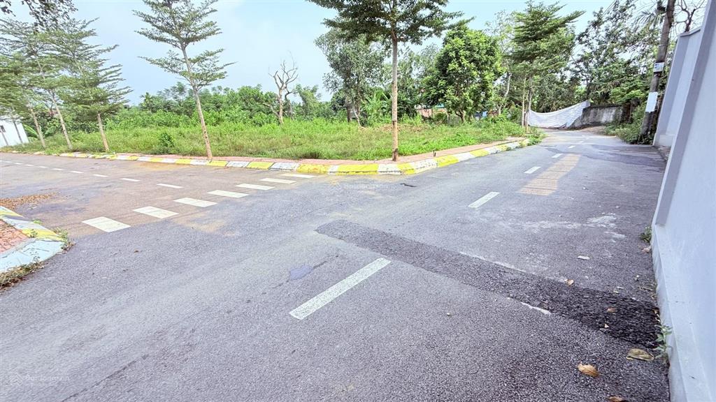 Dt 100m  chủ bán cắt ngay 300tr trong vòng 1 tuần  sát tỉnh lộ 420 và đường sắt metro số 8đh fpt