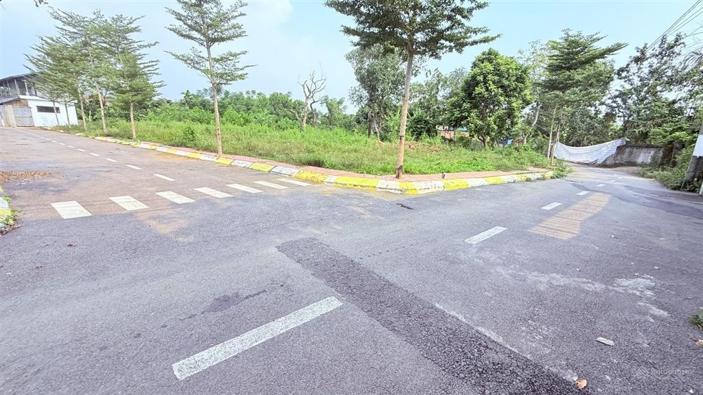 Dt 100m  chủ bán cắt ngay 300tr trong vòng 1 tuần  sát tỉnh lộ 420 và đường sắt metro số 8đh fpt