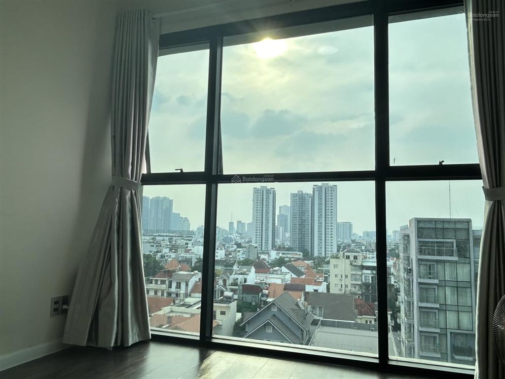 Hàng hiếm! tầng thấp căn góc 74m2 căn hộ, cdt bán chỗ ô tô định danh 250tr, sẵn hđ cho thuê 24tr