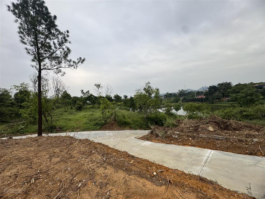 Chuyển nhượng lô góc view hồ tại đồng chanh lương sơn dt 1400m2 chỉ 8,x tỷ