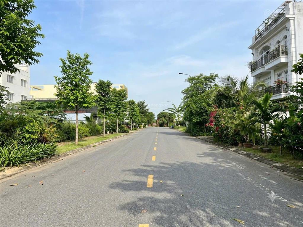 Về giá 26,3 tỷ (198tr/m2) bán nhanh mt nguyễn văn kỉnh  tml. ctxd hầm, 4 nổi