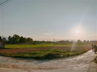 Lô đất tại nhỉ sự, hoà trí, khánh hoà (ninh thân cũ).
diện tích 109m2 (có 106m2 ont).
đất 2 mặt