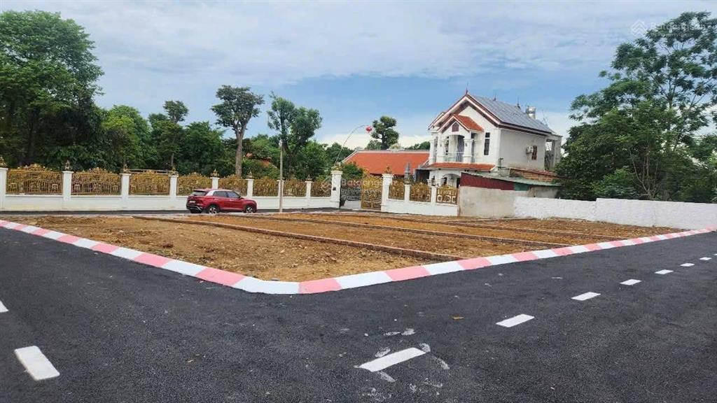 Chính chủ em cắt ra bán lô góc đẹp full thổ cư lõi cnc hoà lạc
