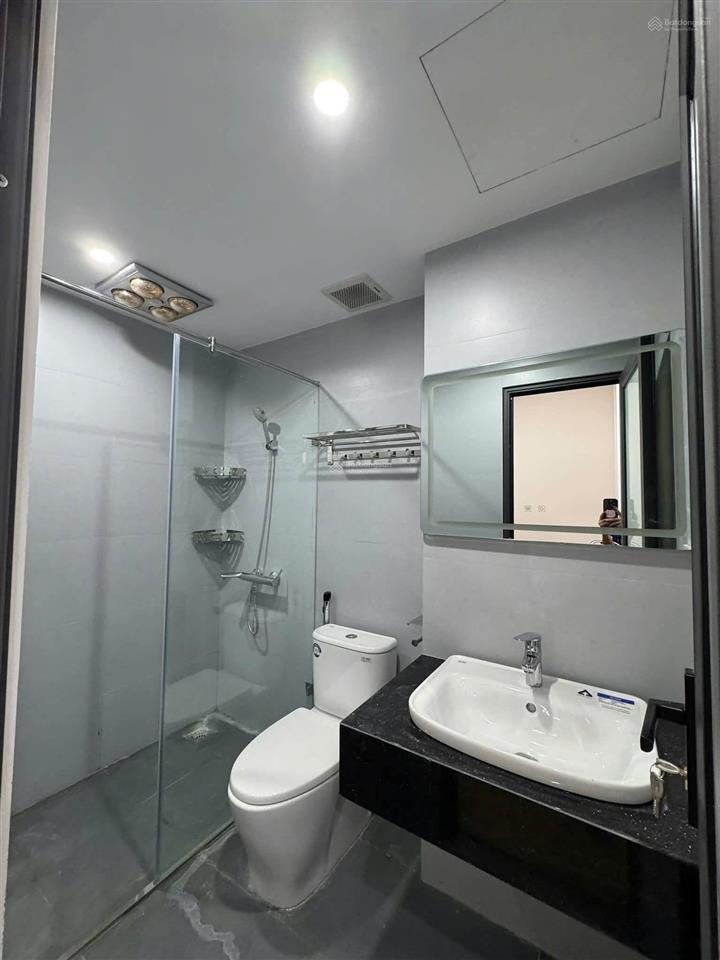 Cho thuê cc mini, 1pn, 1vs, 60m2, 8,5 triệu ở 265 bồ đề, long biên, hà nội