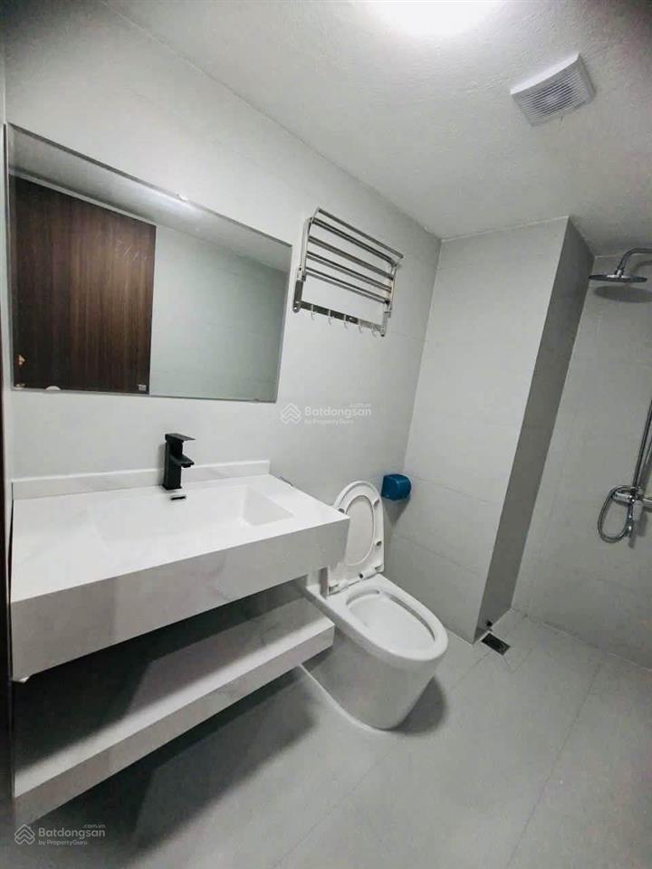 Cho thuê cc mini 1pn, 1wc, 30m2, 4,5 triệu tại nguyễn văn cừ, bồ đề, long biên, hà nội