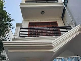 Cho thuê nhà riêng 298 ngọc lâm, 13,5 triệu, 98m2, 6pn, 3wc