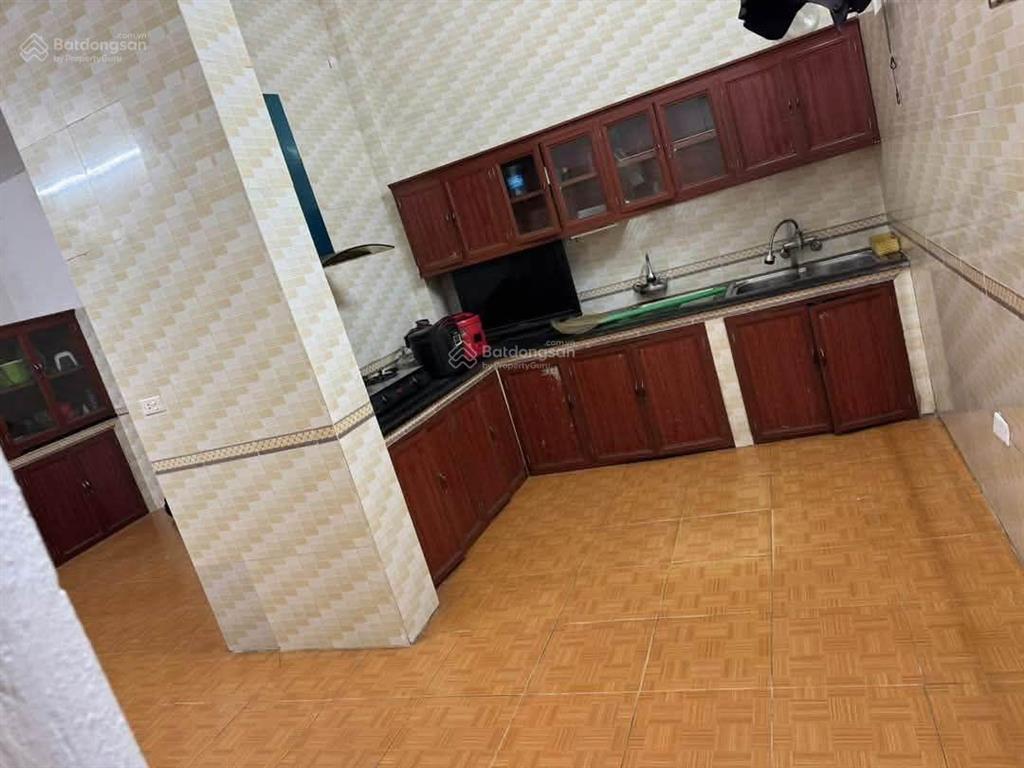 Cho thuê nhà riêng 298 ngọc lâm, 13,5 triệu, 98m2, 6pn, 3wc