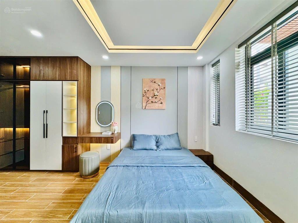 Chính chủ bán nhà phố phạm văn chiêu gò vấp, đường 10m gara ô tô thang máy