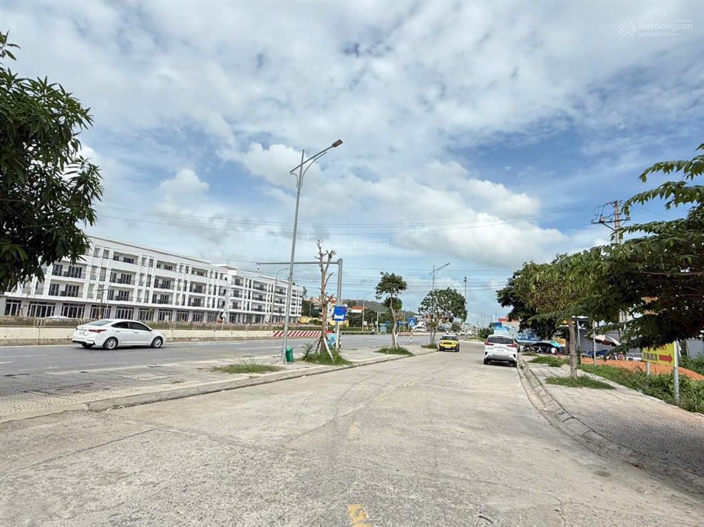 Bán shophouse 5 tầng tại dự án dân cư đại yên, 7,5 tỷ, 80m2, pháp lý đầy đủ