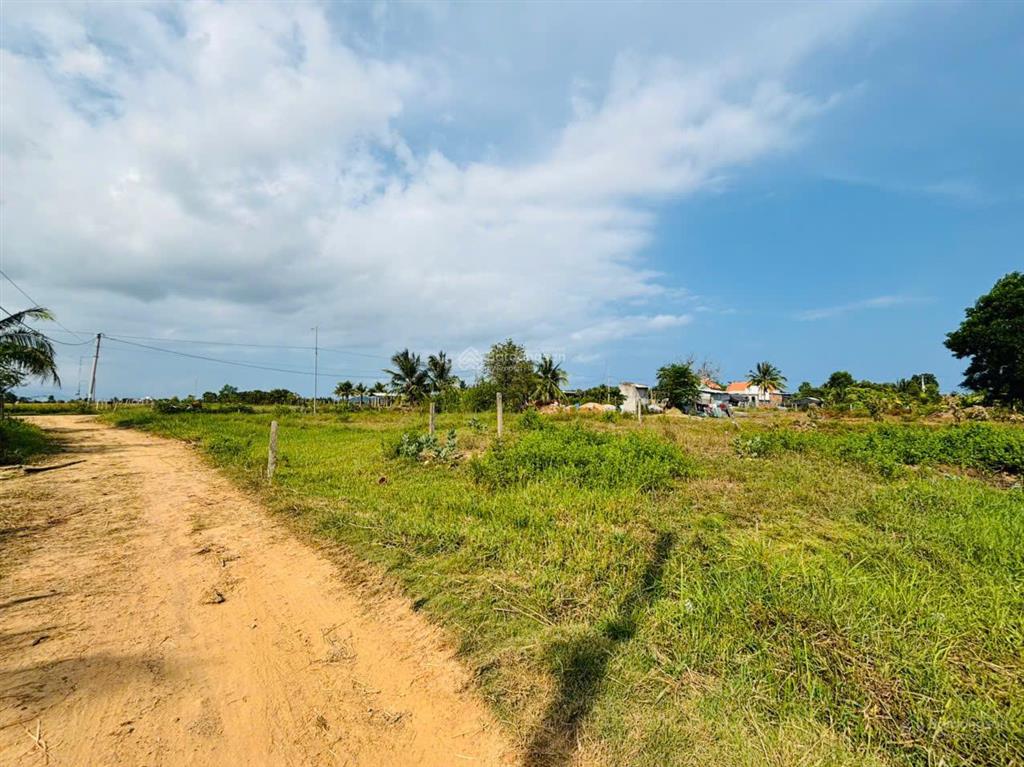 Bán lô đất full thổ tiềm năng đầu tư  gần khu công nghiệp & đường ven biển