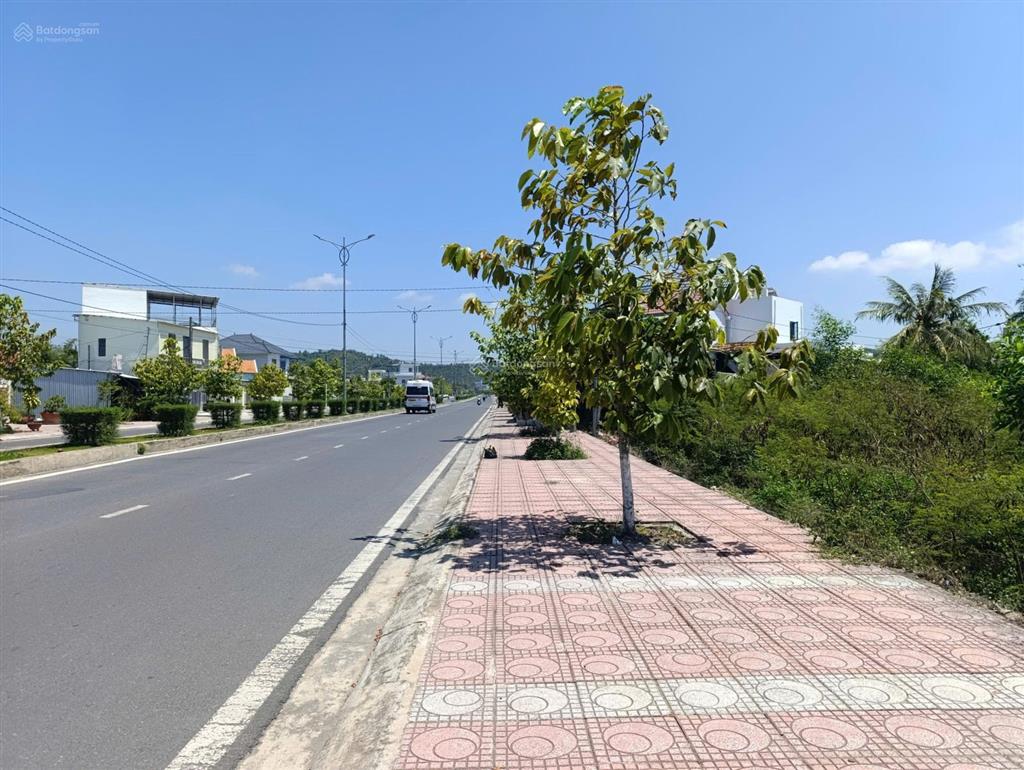 Ngộp bank tôi cầnbán đất chính chủ 164,3m2 mặt tiền 2/4 nhựa. tại phường ninh hoà