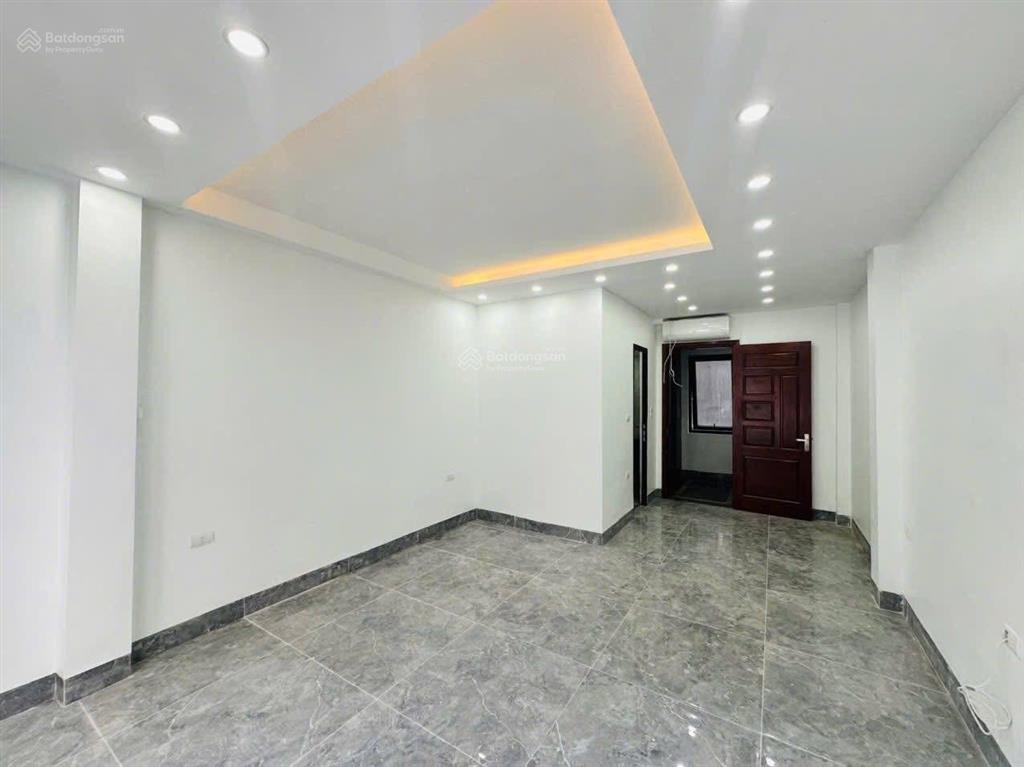 Giảm sâu  phân lô hoàng quốc việt, ô tô tránh vỉa hè  6 tầng thang máy xây mới  hơn 15 tỷ