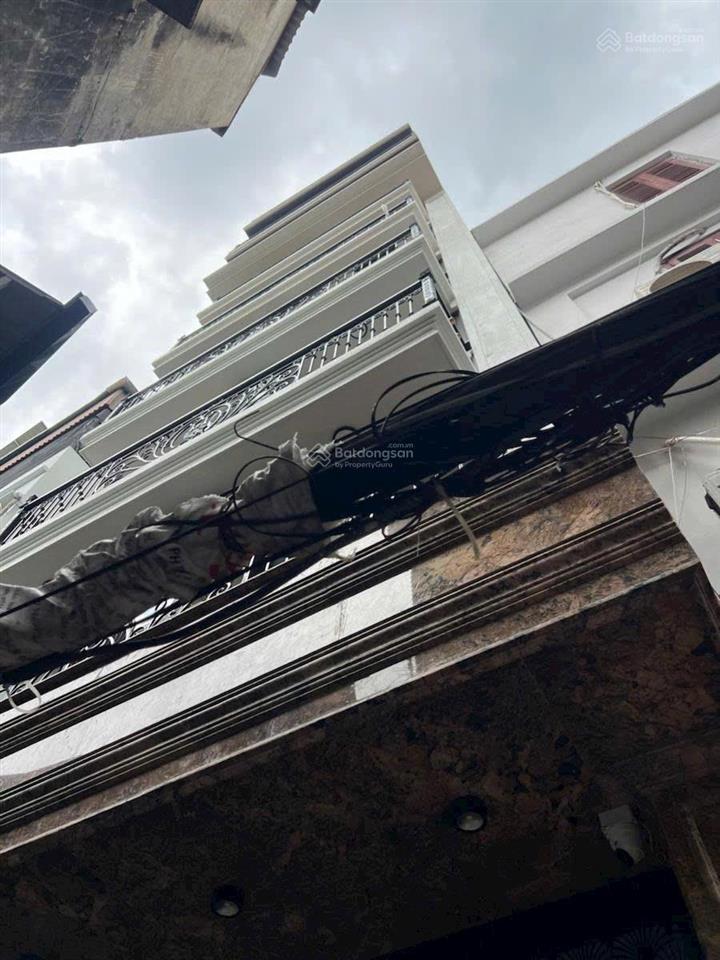 Toà chdv mặt ngõ hoàng quốc việt, 135m2 xây 9 tầng, 35 căn hộ giá hơn 200 triệu/m2