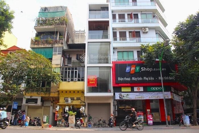 Giảm sâu bán căn nhà mặt phố, không quy hoạch, kinh doanh sầm uất chỉ hơn 300 triệu/m.