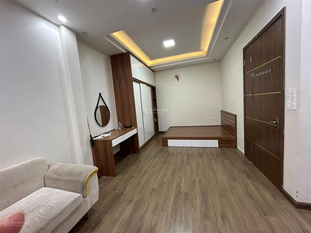 Chính chủ bán nhà đội cấn, nhà mới ở ngay, 5 tầng 6 ngủ, gần oto, 45m, mặt tiền 5.5m giá hơn 9 tỷ