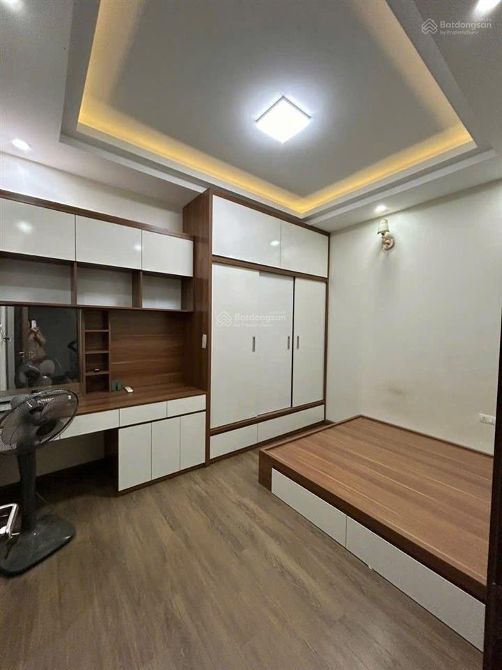 Bán nhà liễu giai, ba đình, nhà dân xây, 5 tầng, cho thuê 20 triệu tháng. giá 9.5 tỷ